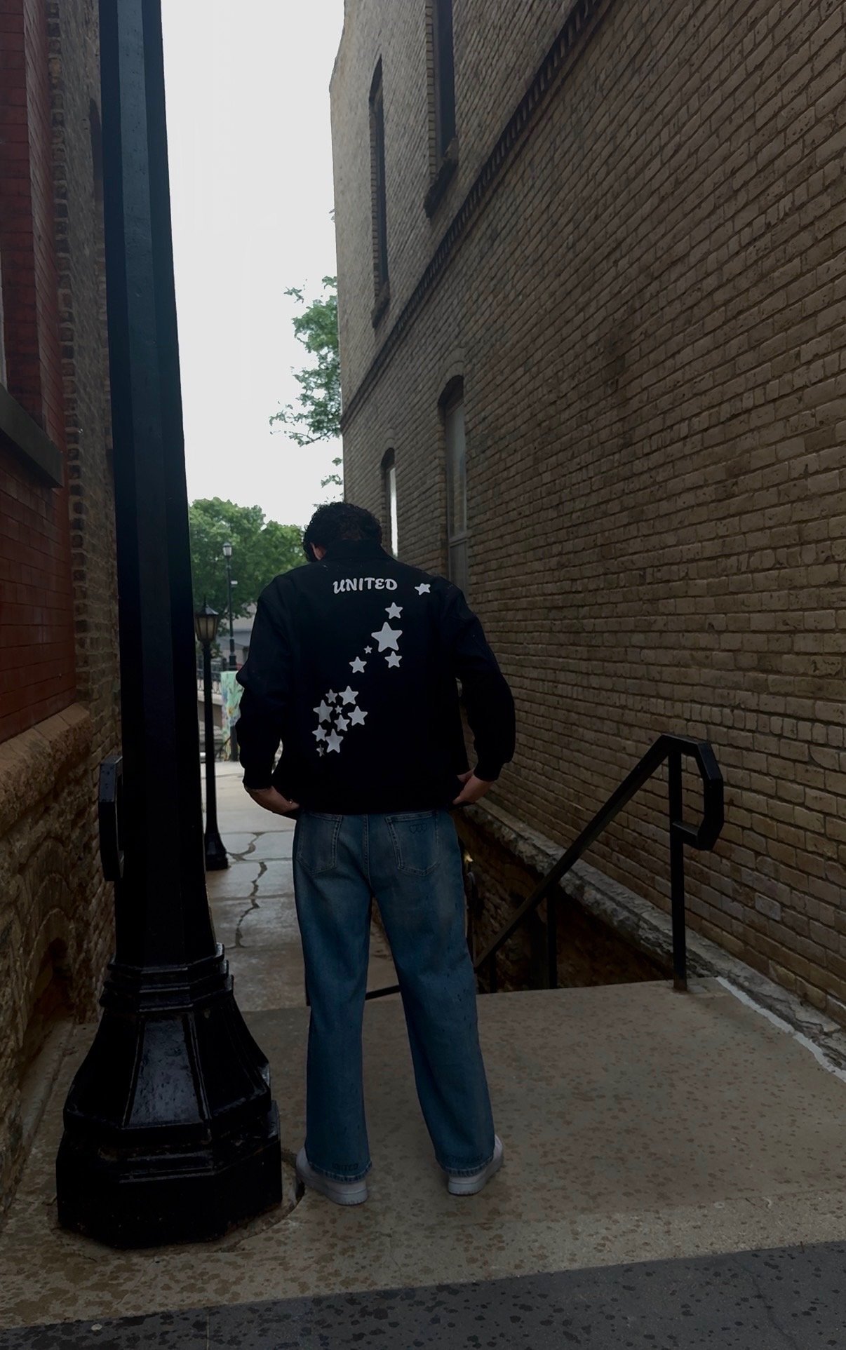UB1 United stars jacket in the alley